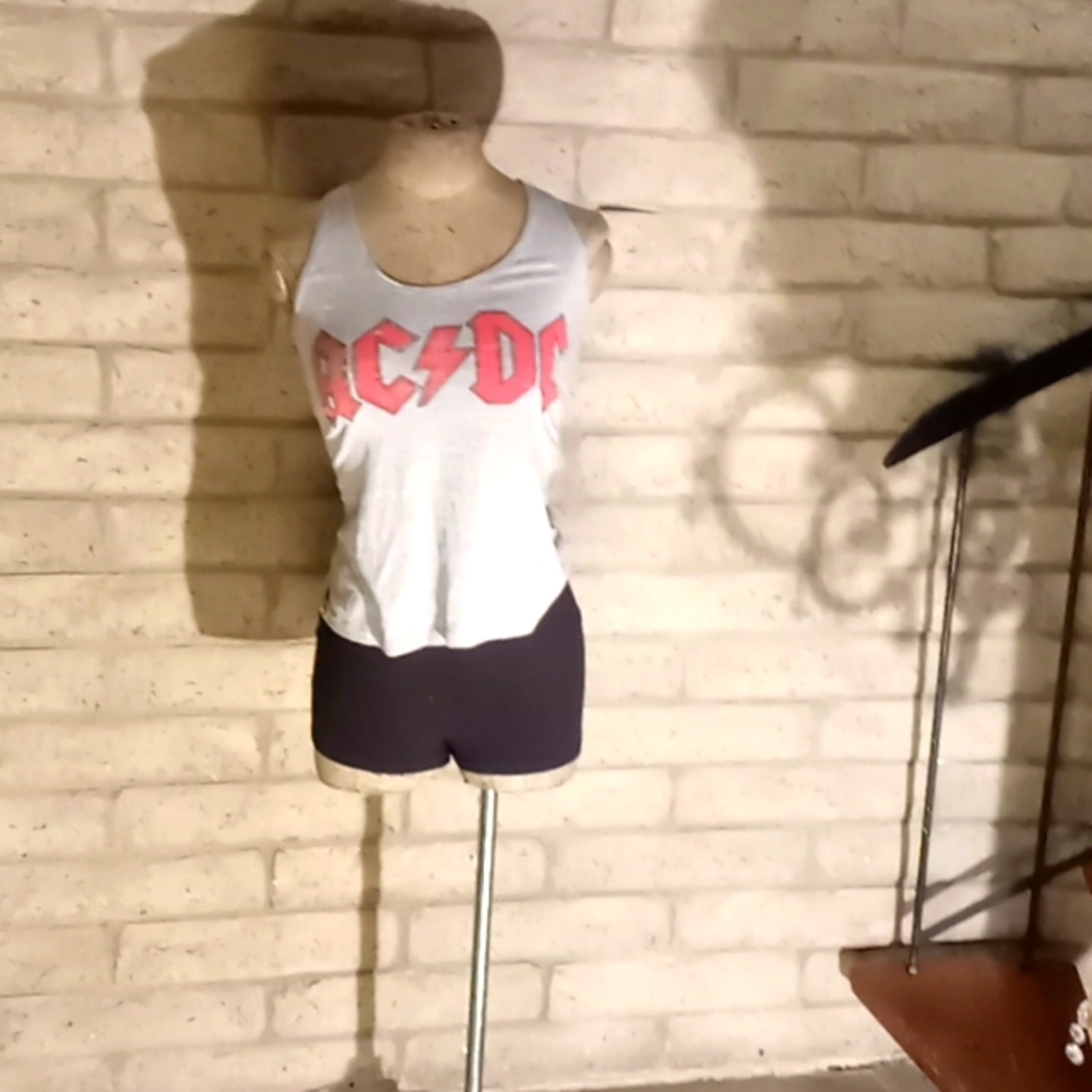 Fitted women's AC/DC tank sz sm 5